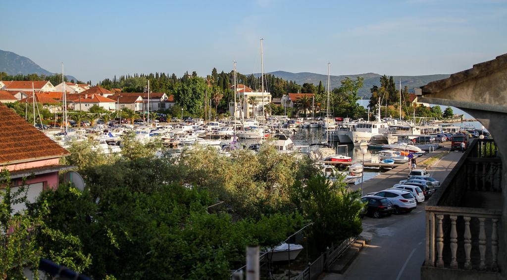 Pakovo Apartments Andrija Tivat Bagian luar foto