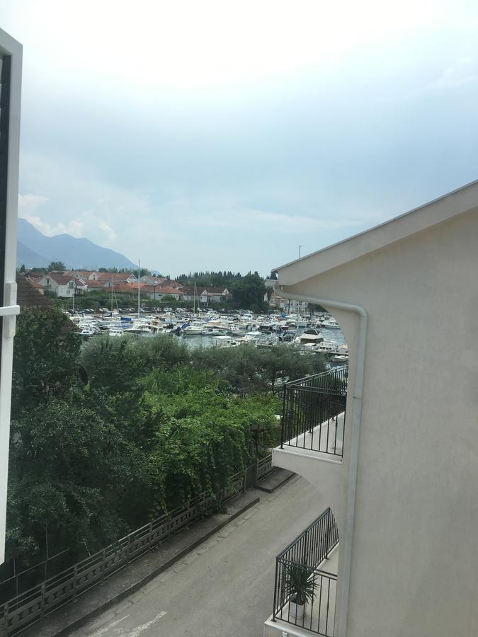 Pakovo Apartments Andrija Tivat Bagian luar foto